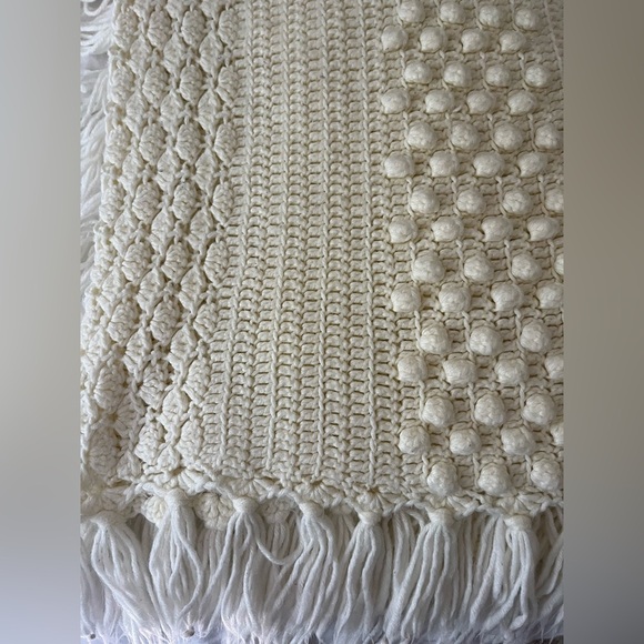 Handmade Crochet Afghan White Popcorn XL - Picture 2 of 7